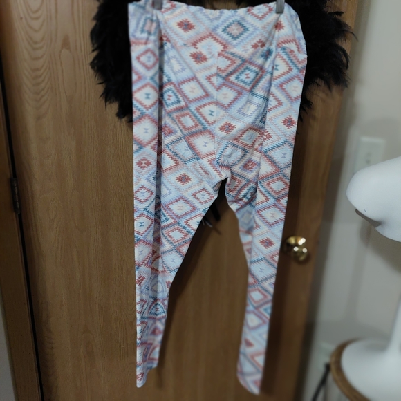 Lularoe ☆ TC2 Plus Size Buttery Soft Stretch Tribal Printed Pattern Legging - Picture 10 of 12
